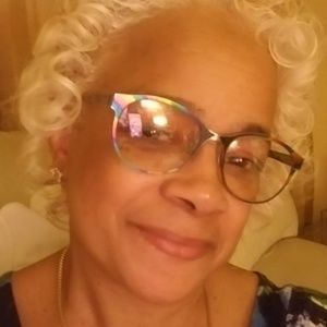 Meet your Posher, Claire